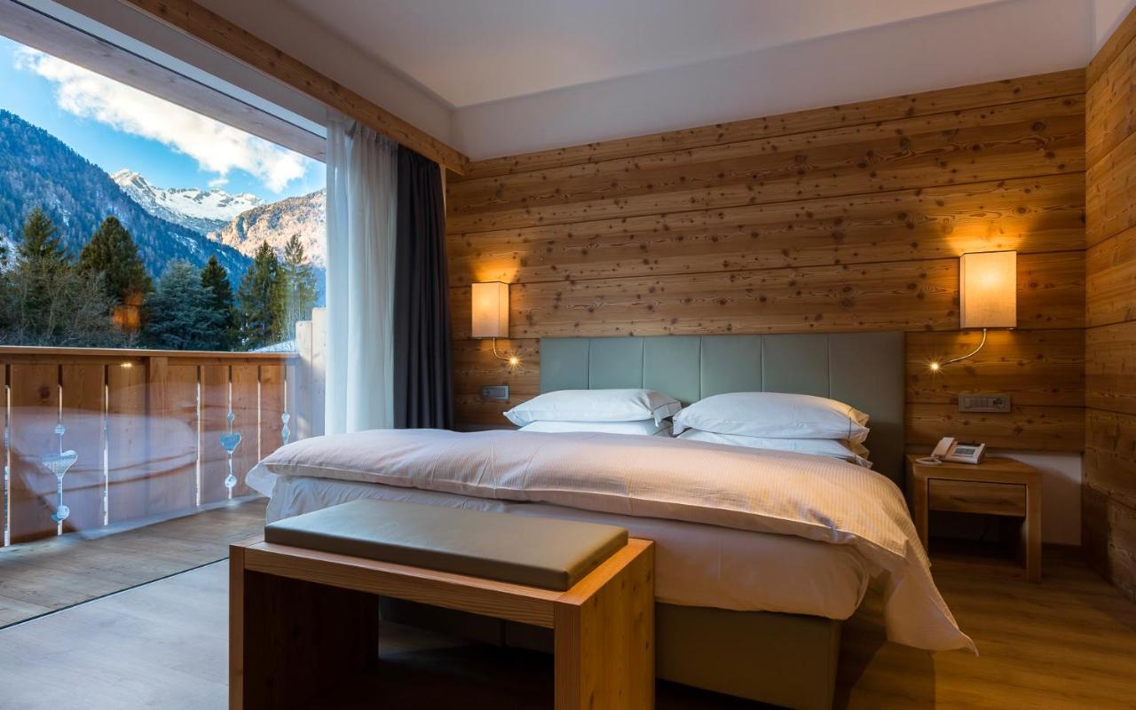 Hotel Europeo Alpine Charme & Wellness 平佐洛 外观 照片